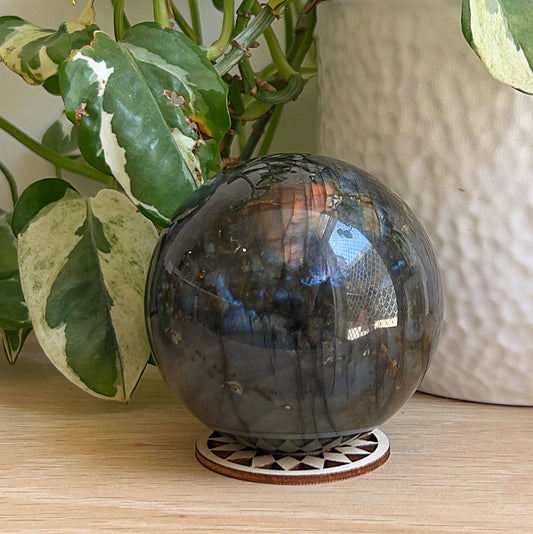Labradorite Polished Sphere – 7cm